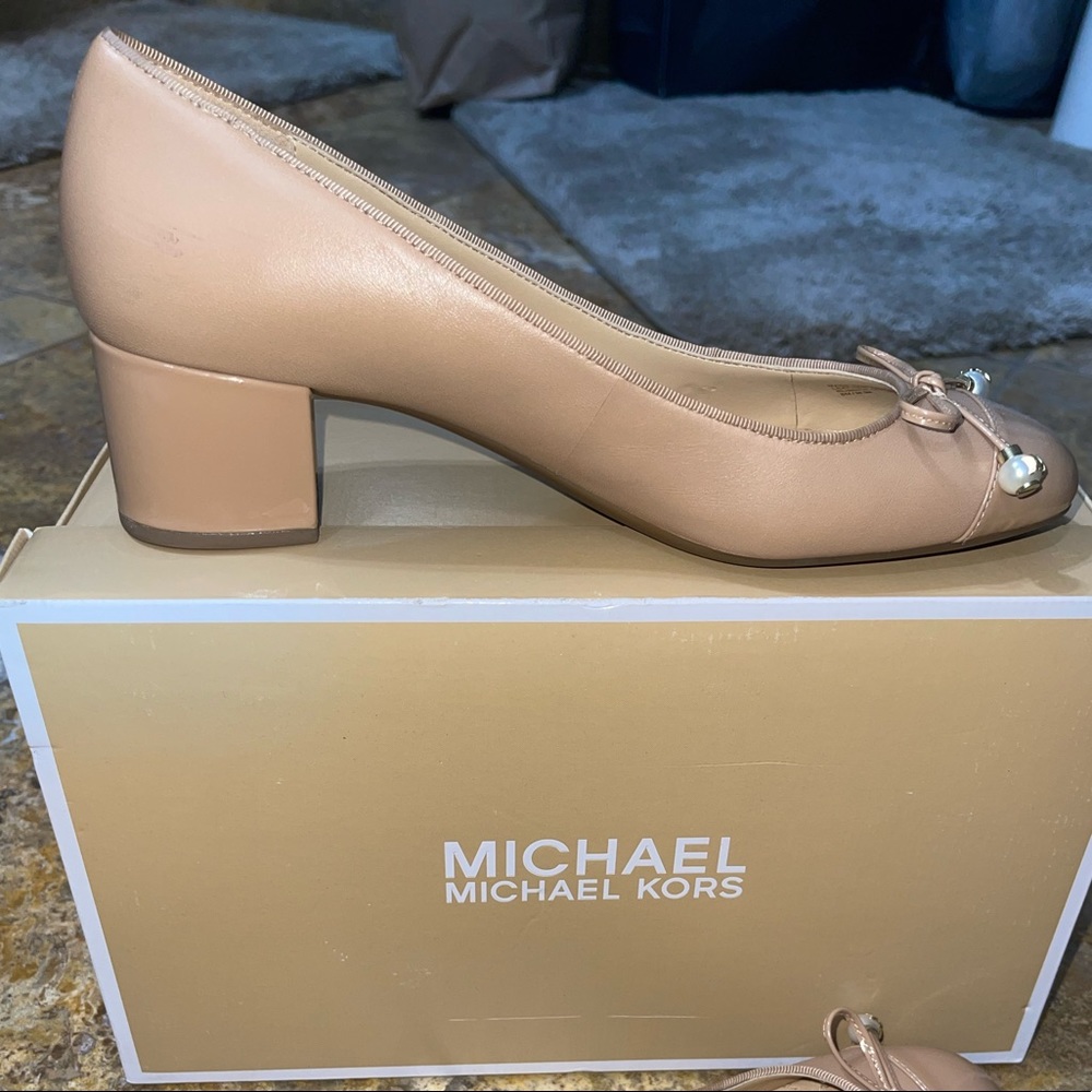 Micheal Kors Pumps Size 8 Toffee